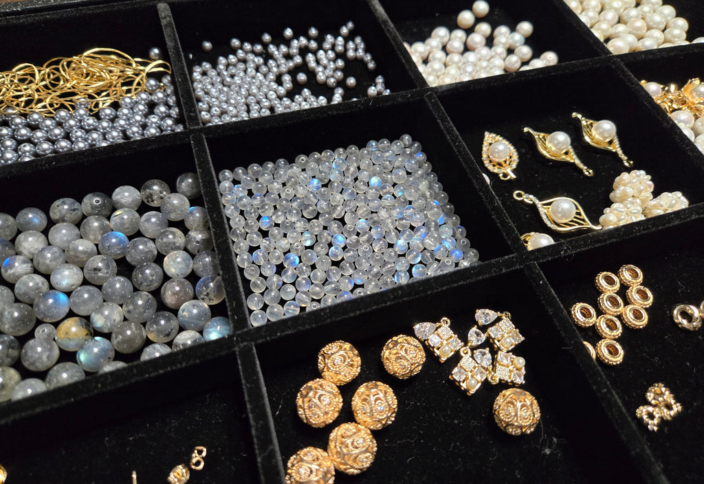 Freshwater Pearl and Labradorite Gold-Plated Bracelet